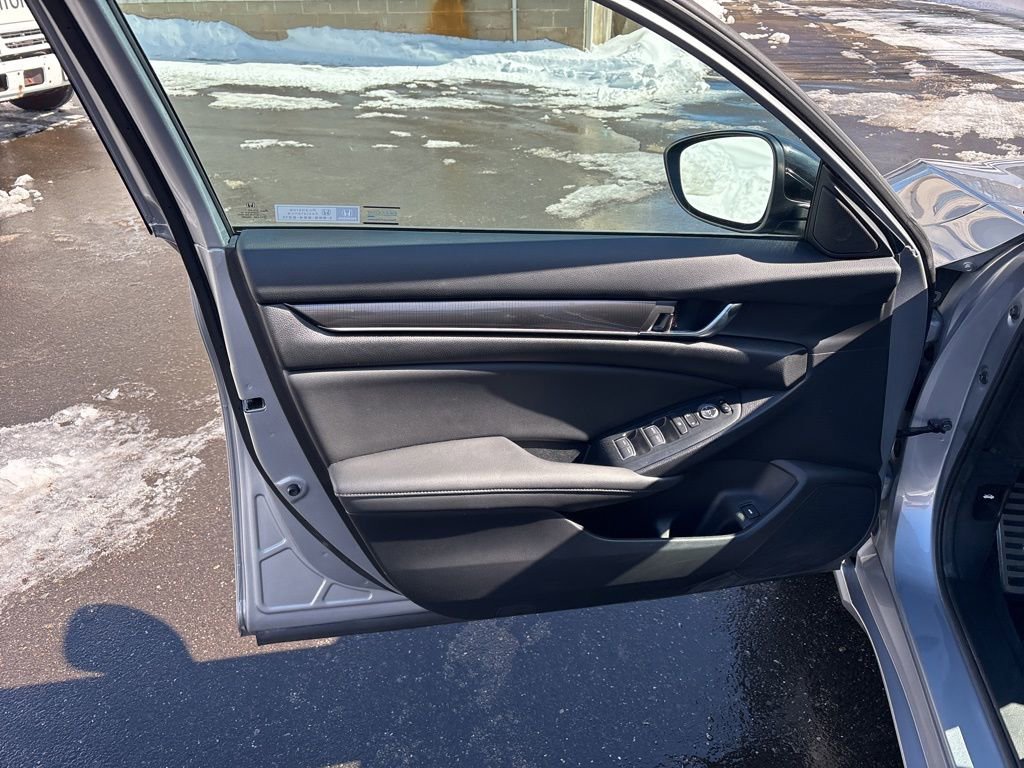 Used 2022 Honda Accord Sport image 11