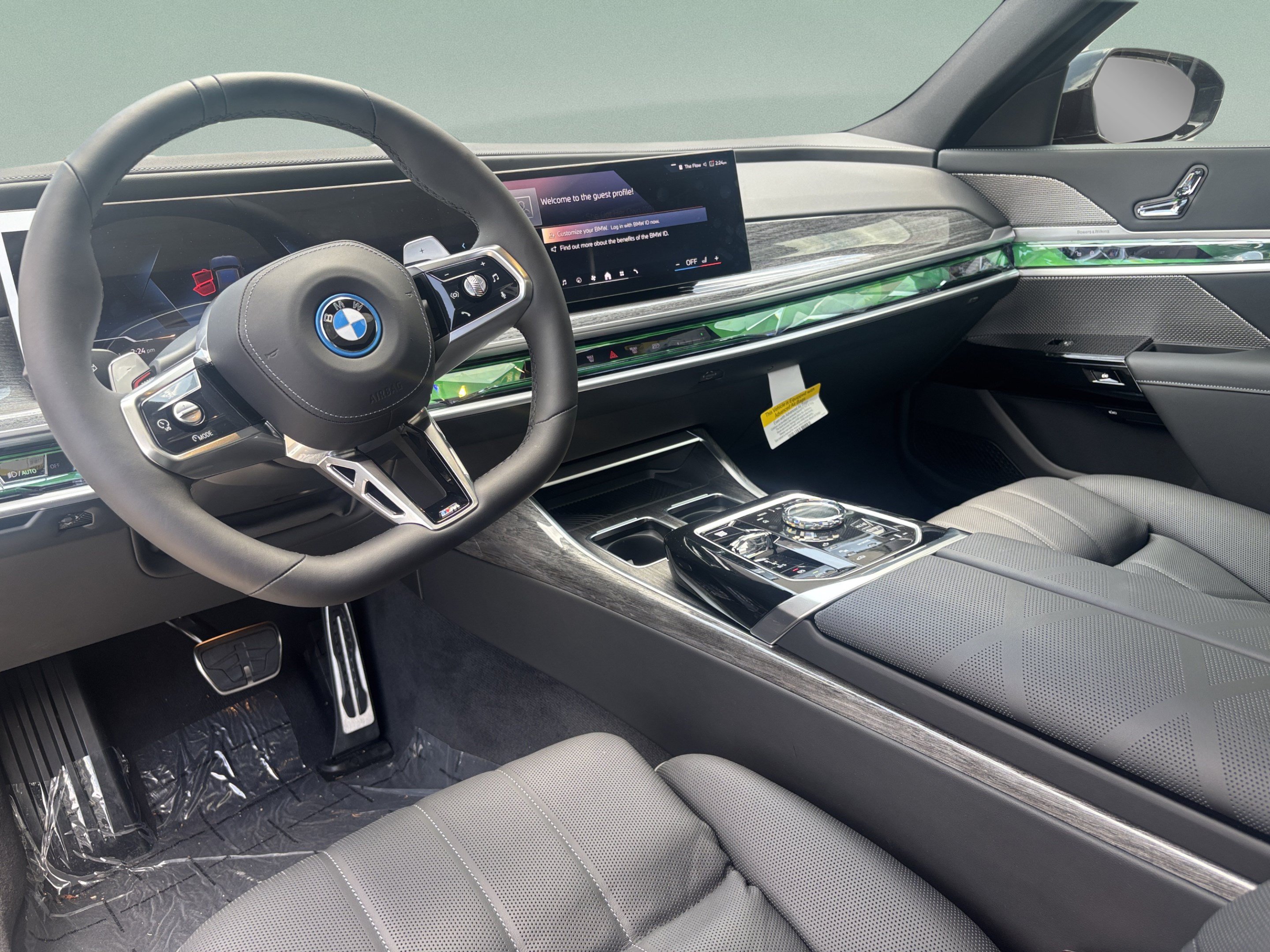Used 2026 BMW 750e xDrive w/ Executive Package AWD/4WD image 17