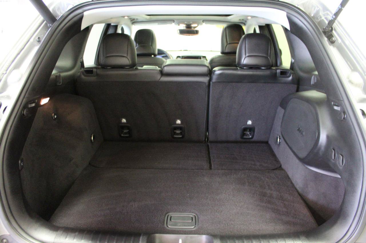 Used 2021 Jeep Cherokee Limited w/ Elite Package AWD/4WD image 30