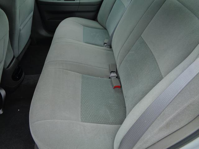 Used 2004 Ford Taurus LX image 22