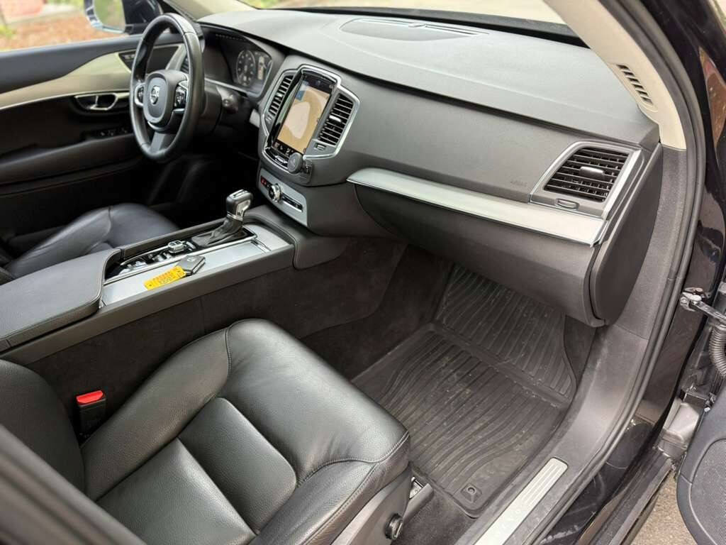 Used 2017 Volvo XC90 T6 Momentum w/ Vision Package AWD/4WD image 19