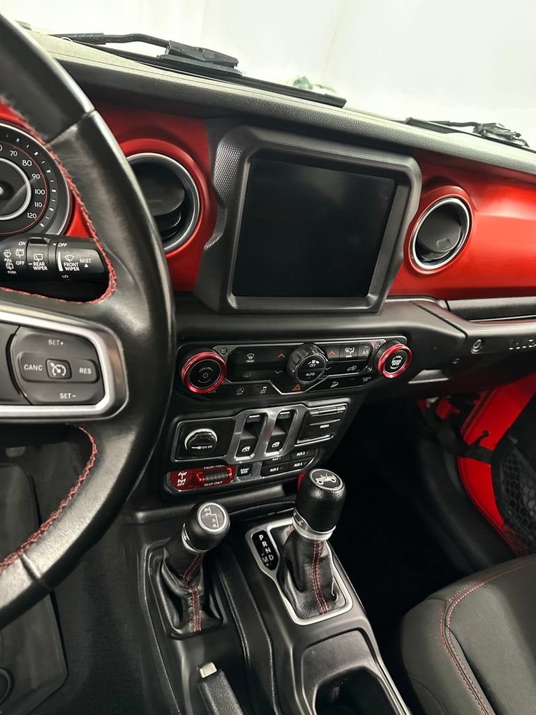Used 2018 Jeep Wrangler Rubicon w/ Uconnect 4C Nav & Sound Group AWD/4WD image 15