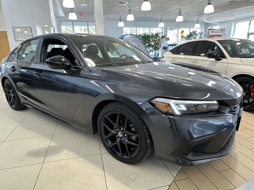 Used 2023 Honda Civic Sport image 1