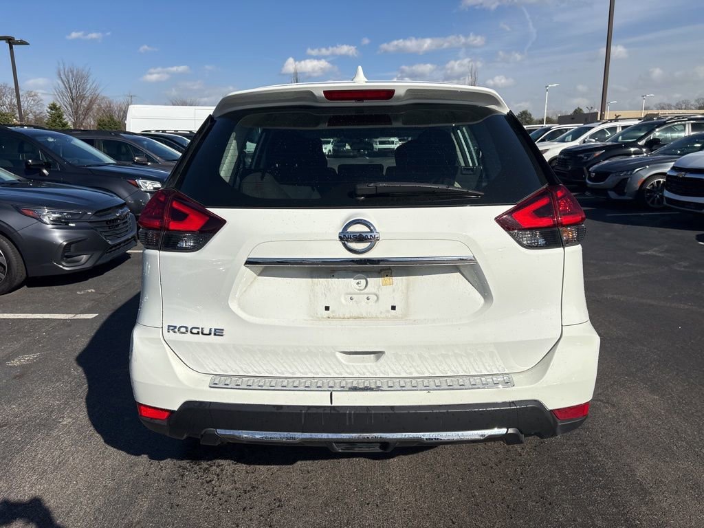 Used 2017 Nissan Rogue S image 4