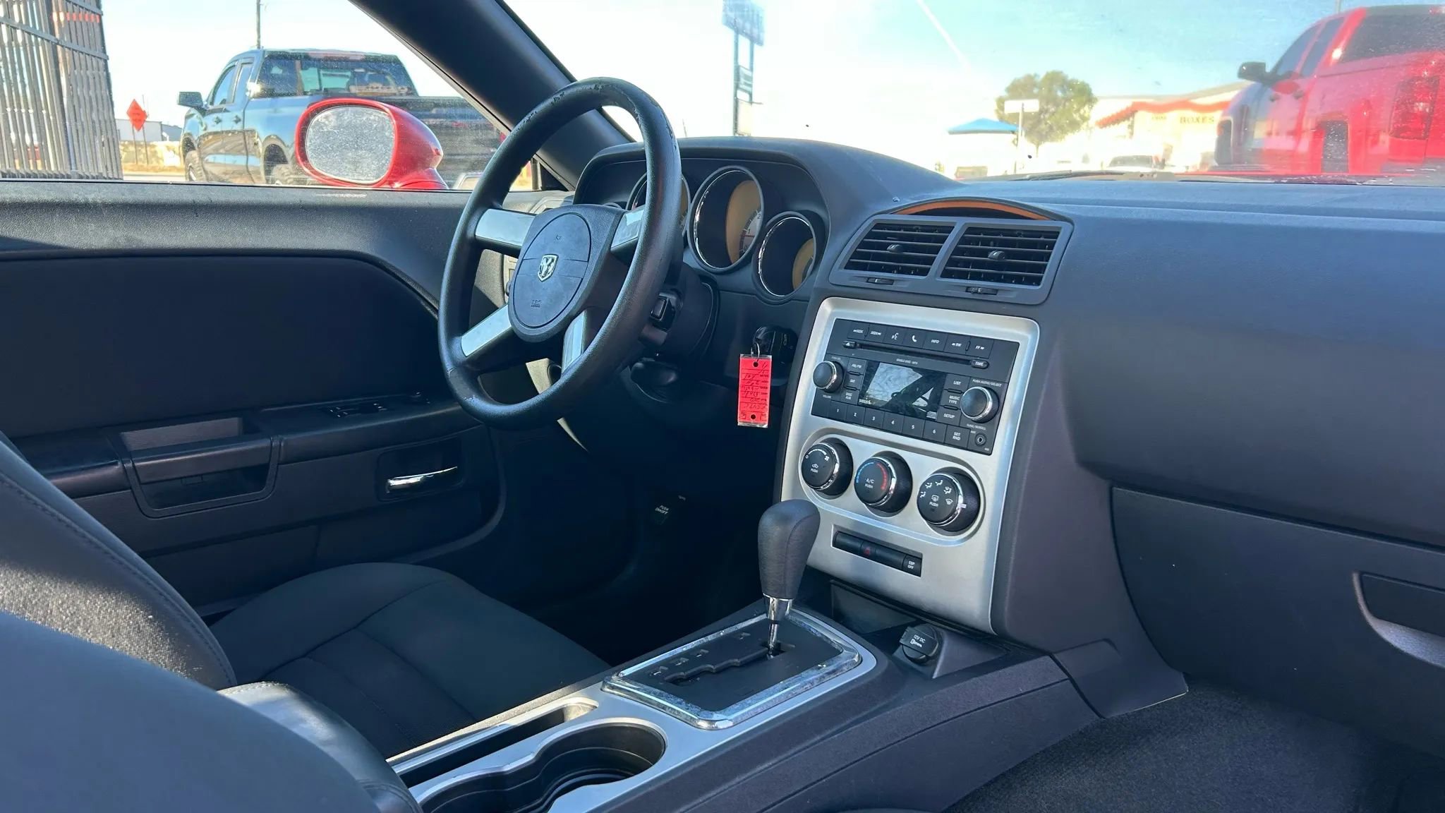 Used 2010 Dodge Challenger SE RWD image 13