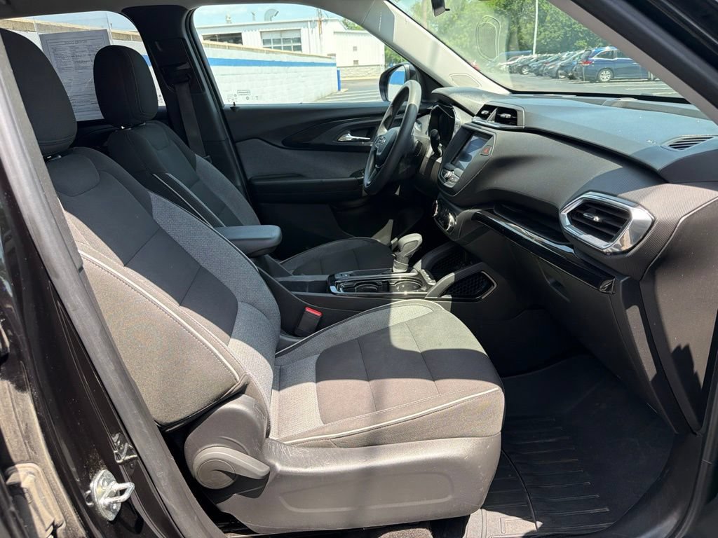 Used 2022 Chevrolet TrailBlazer LT FWD image 23