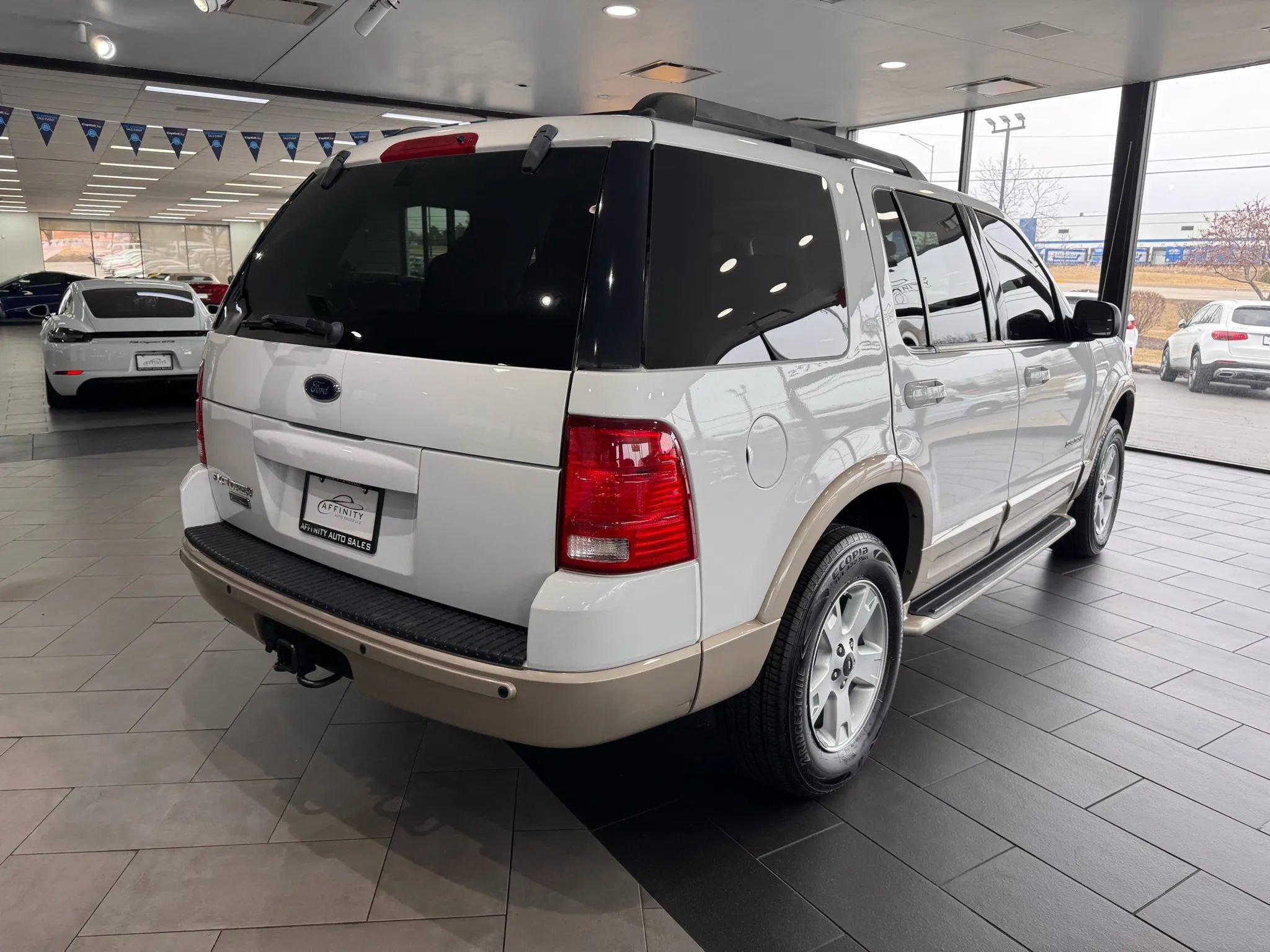 Used 2005 Ford Explorer Eddie Bauer AWD/4WD image 5