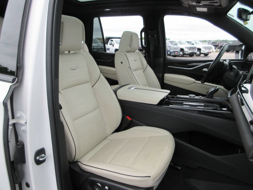 Certified 2021 Cadillac Escalade Sport AWD/4WD image 24