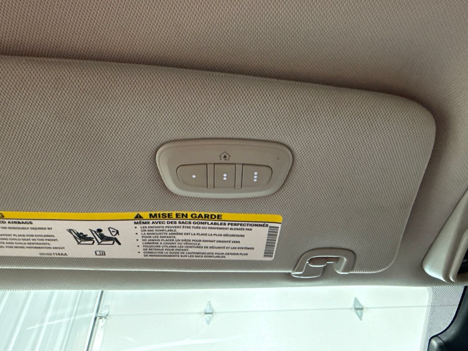 Used 2023 Chrysler Pacifica Limited FWD image 48