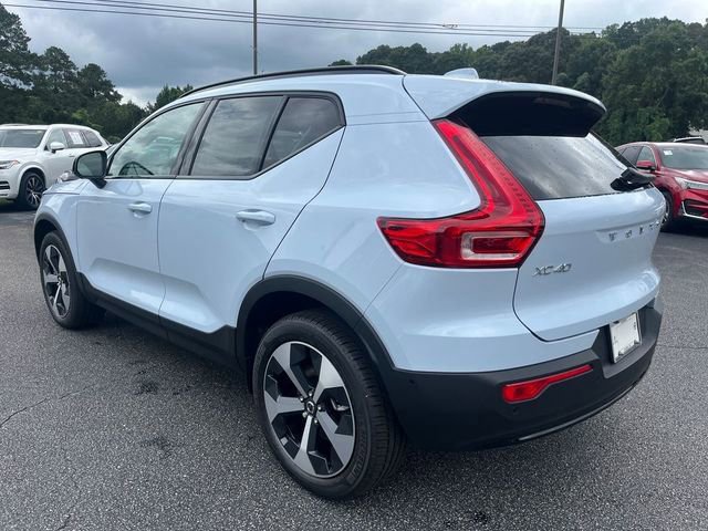 Used 2026 Volvo XC40 B4 Plus w/ Protection Package Premier image 4