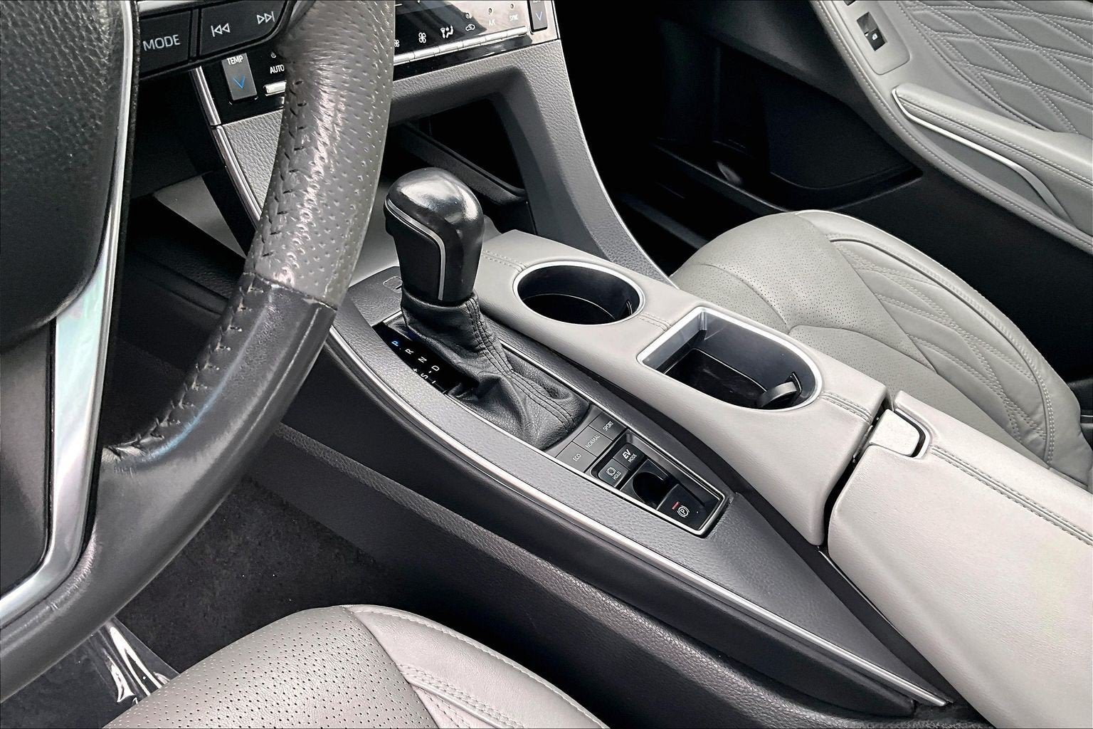 Used 2021 Toyota Avalon Limited w/ Advanced Safety Package FWD image 16