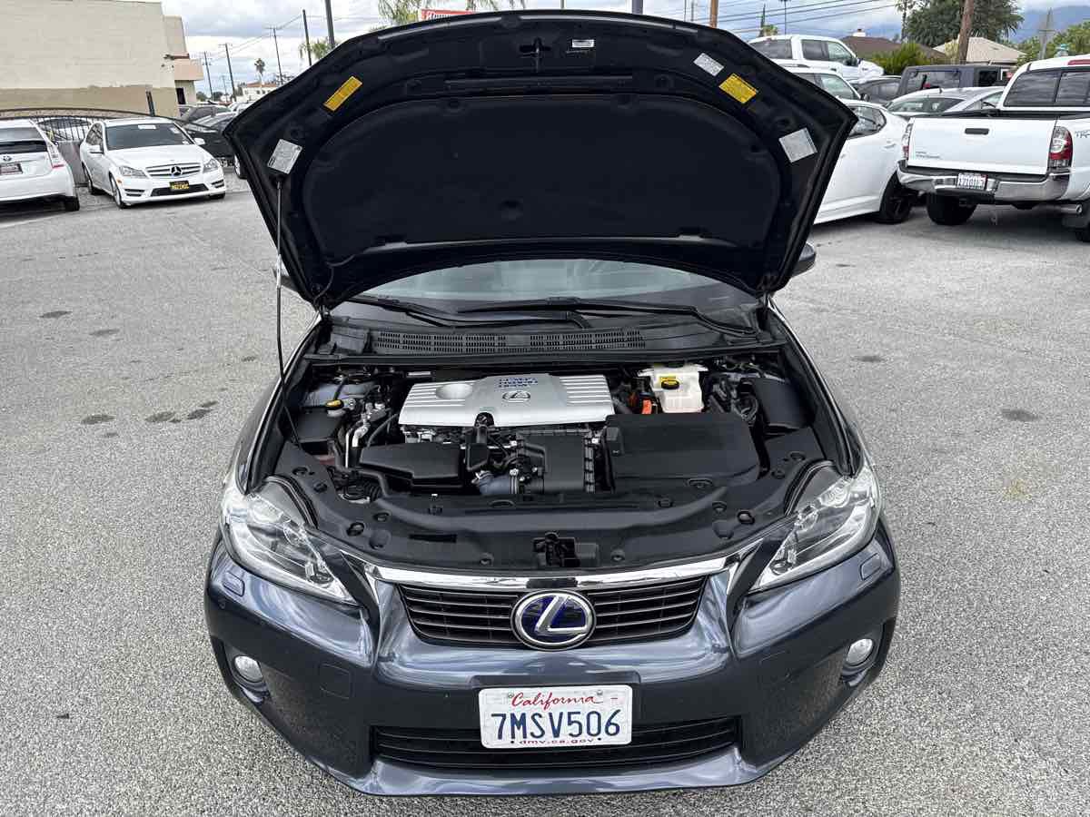 Used 2011 Lexus CT 200h Premium w/ Leather Pkg FWD image 38