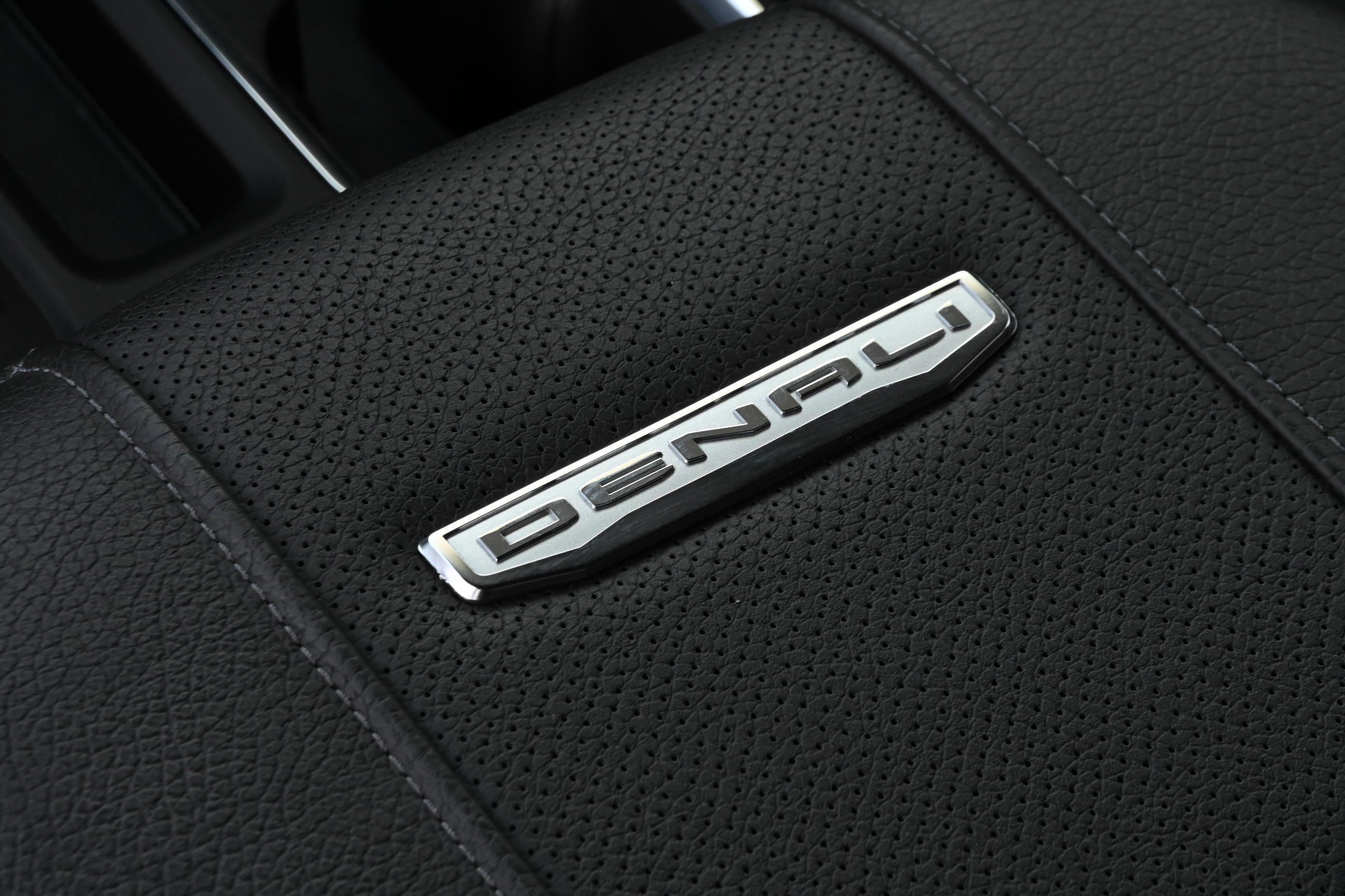 Used 2024 GMC Sierra 2500 Denali w/ Denali Reserve Package image 26