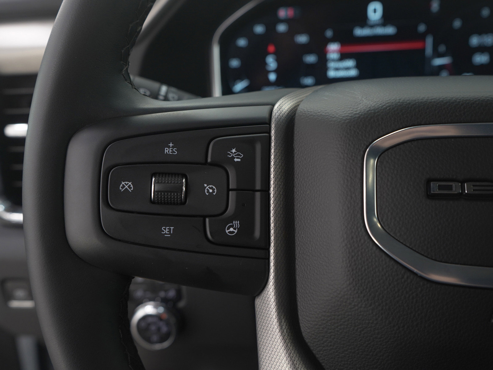 Used 2024 GMC Sierra 2500 Denali w/ Technology Package image 27