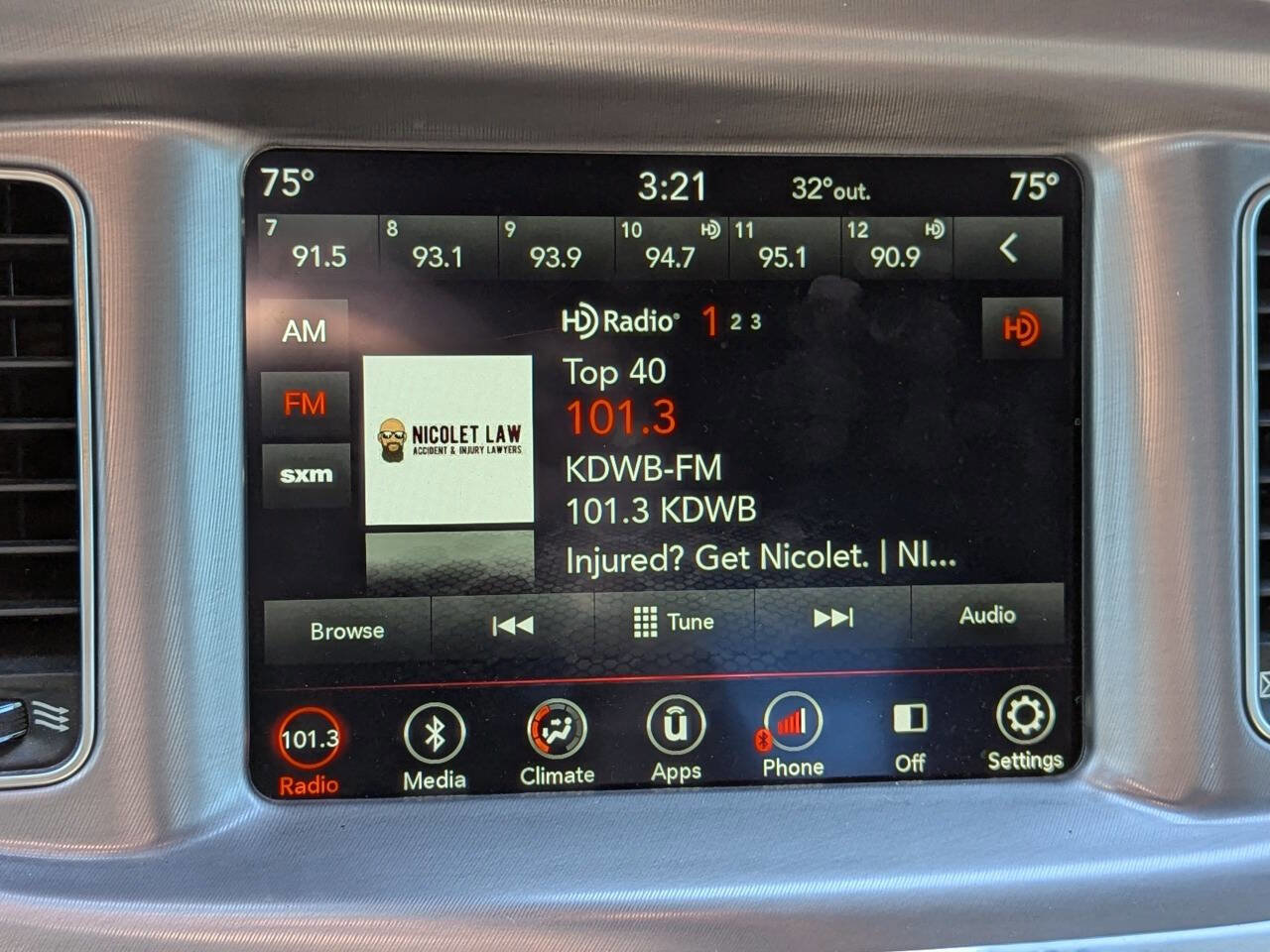 Used 2019 Dodge Charger SXT image 19