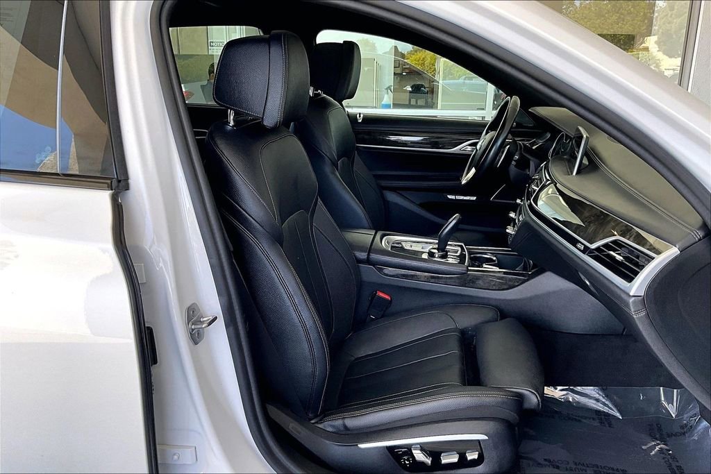 Used 2017 BMW 740e xDrive AWD/4WD image 29