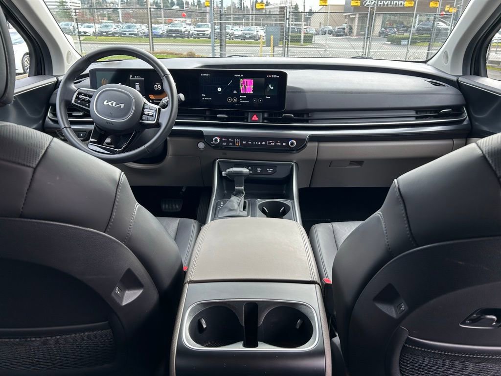 Used 2025 Kia Carnival image 15