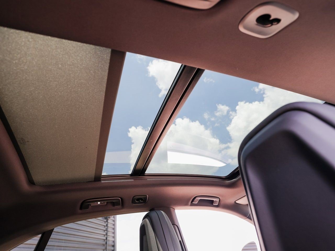 New 2025 Porsche Macan Electric image 29