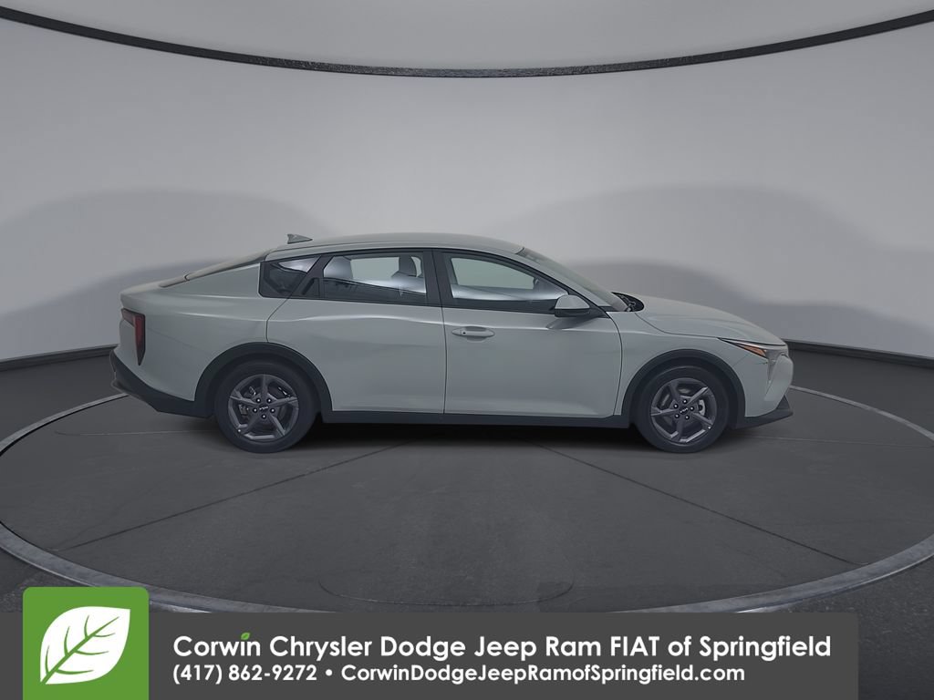 Used 2025 Kia K4 FWD image 2