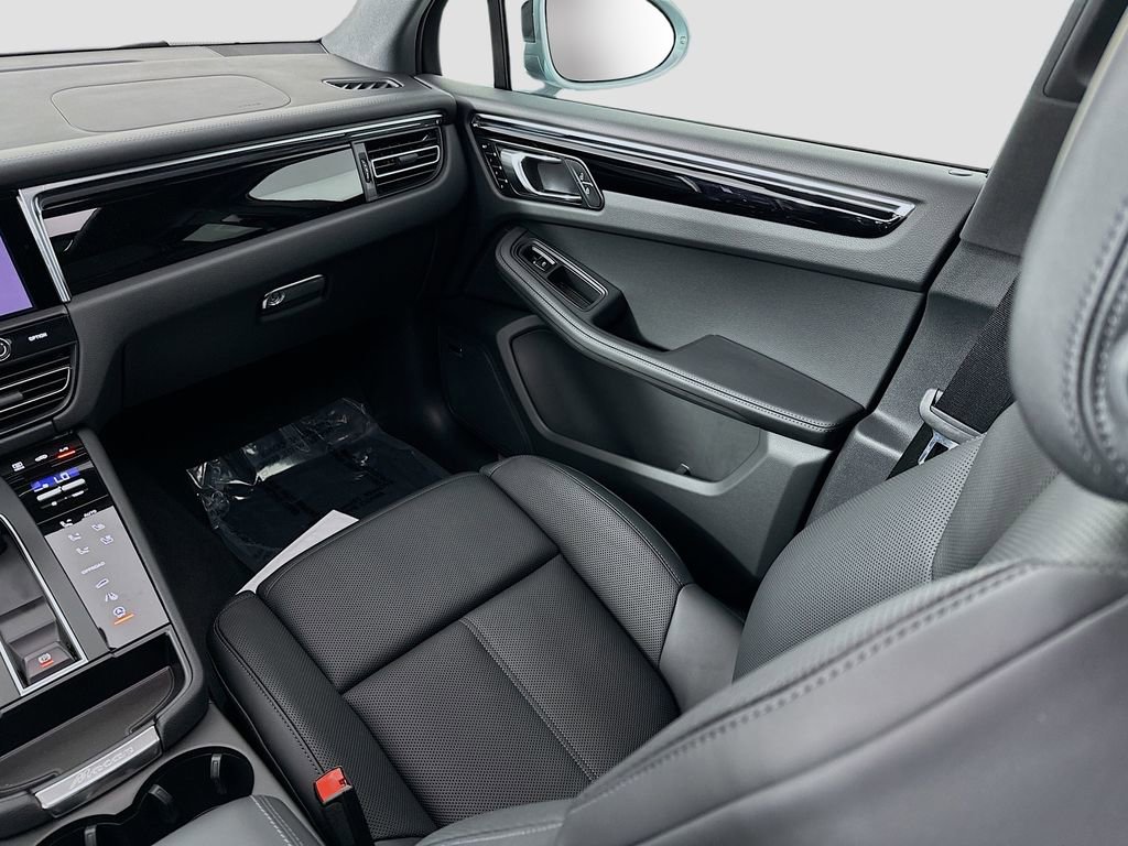 New 2025 Porsche Macan S image 26