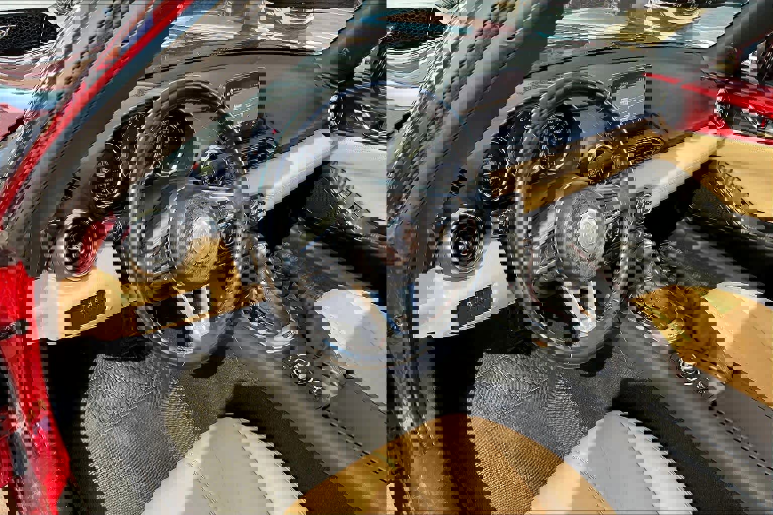 Used 2019 MAZDA MX-5 Miata RF Grand Touring image 17