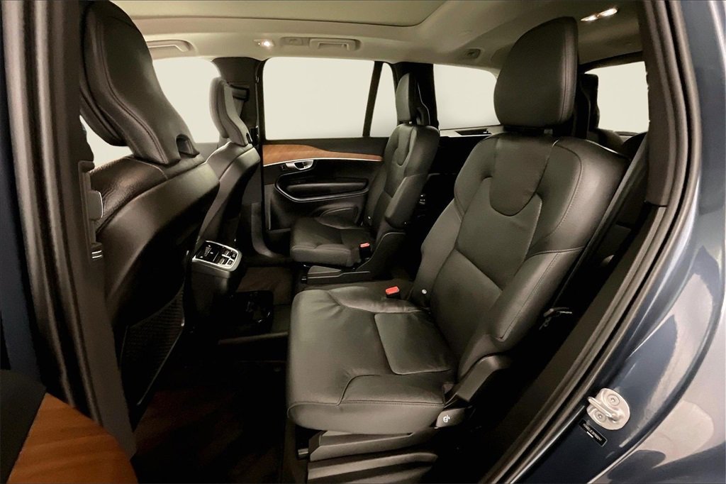 Used 2024 Volvo XC90 B6 Plus image 19