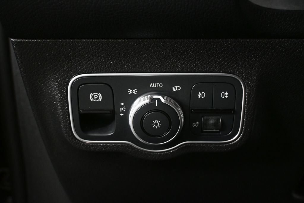 Certified 2022 Mercedes-Benz GLB 250 image 9