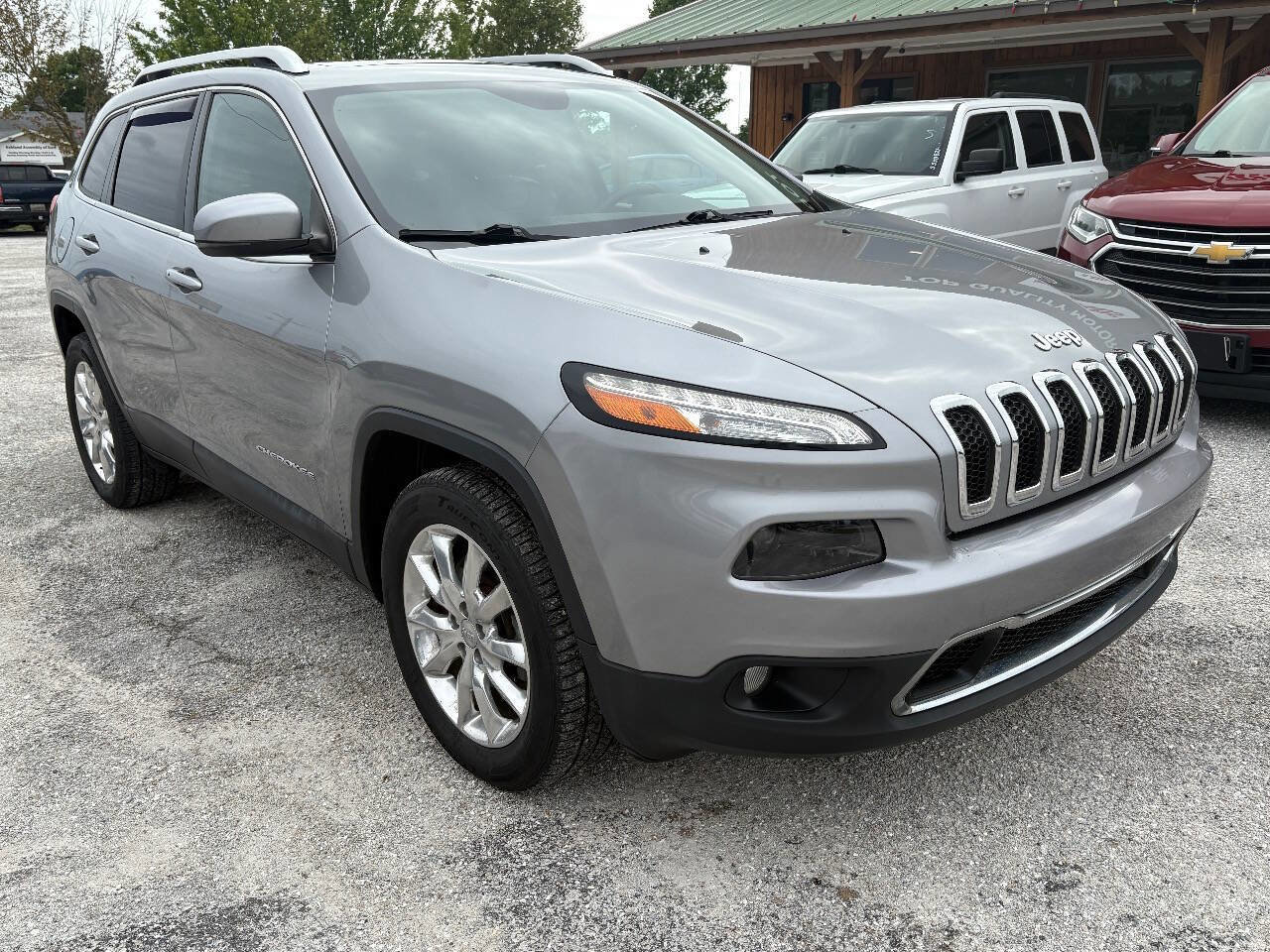 Used 2015 Jeep Cherokee Limited AWD/4WD image 3