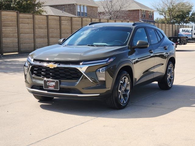 Used 2024 Chevrolet Trax LT w/ Sunroof Package image 11