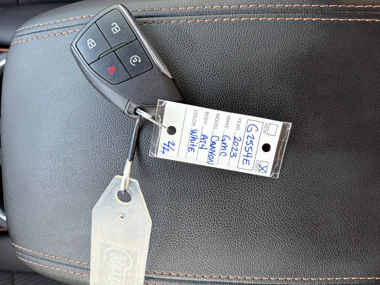 Used 2023 GMC Canyon AT4 image 30