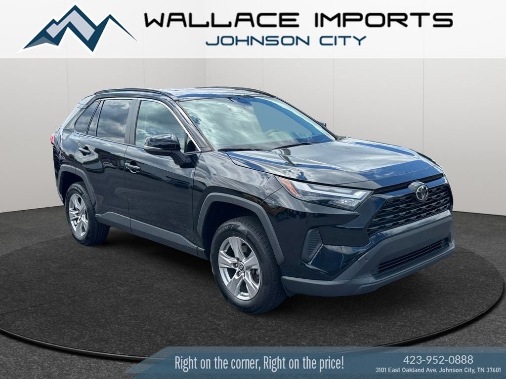 Used 2023 Toyota RAV4 XLE AWD/4WD image 7
