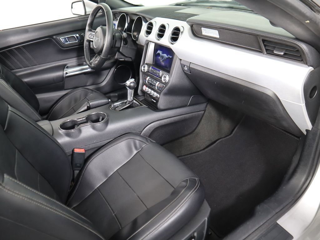 Used 2016 Ford Mustang Premium image 25