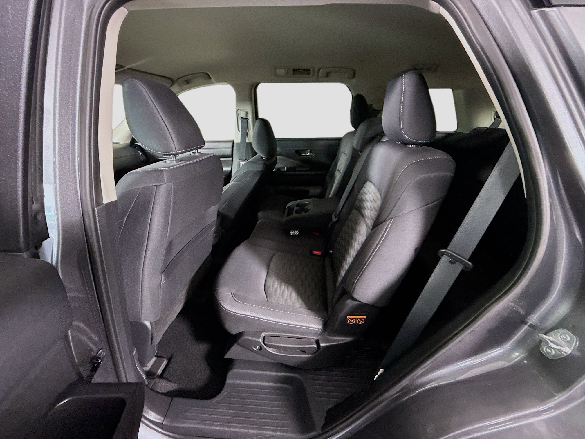Used 2022 Nissan Pathfinder SV FWD image 25