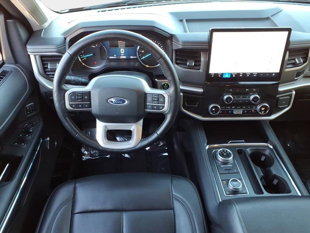 Used 2024 Ford Expedition Max XLT image 19