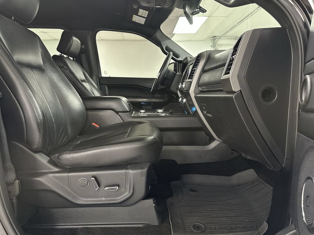 Used 2019 Ford Expedition Max XLT w/ Equipment Group 202A AWD/4WD image 20