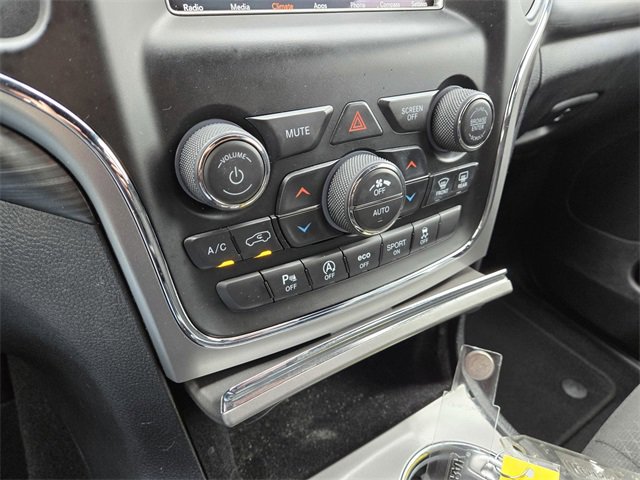 Used 2020 Jeep Grand Cherokee Laredo image 23