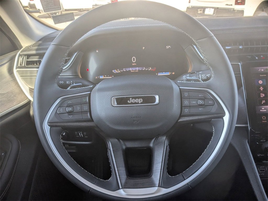 Used 2024 Jeep Grand Cherokee Limited w/ MOPAR Finishing Package image 23