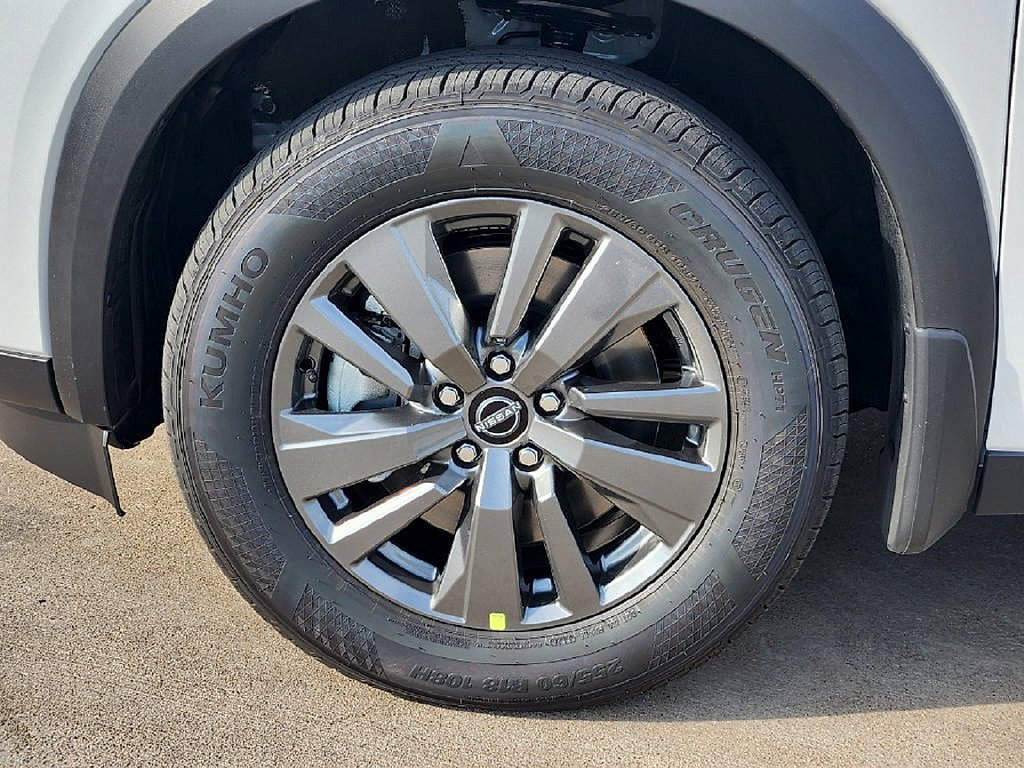 New 2026 Nissan Pathfinder SV w/ Cargo Package FWD image 10