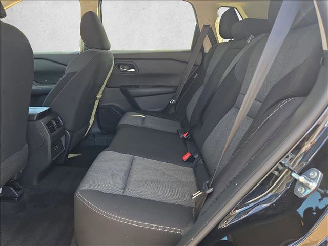 Used 2025 Nissan Rogue SV image 18