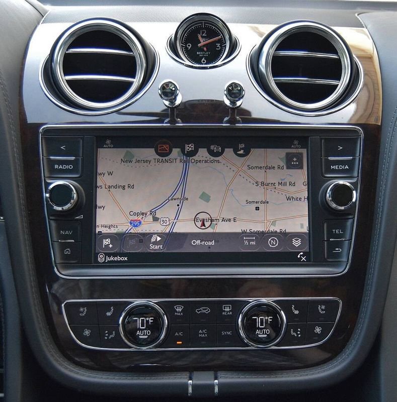 Used 2019 Bentley Bentayga image 28