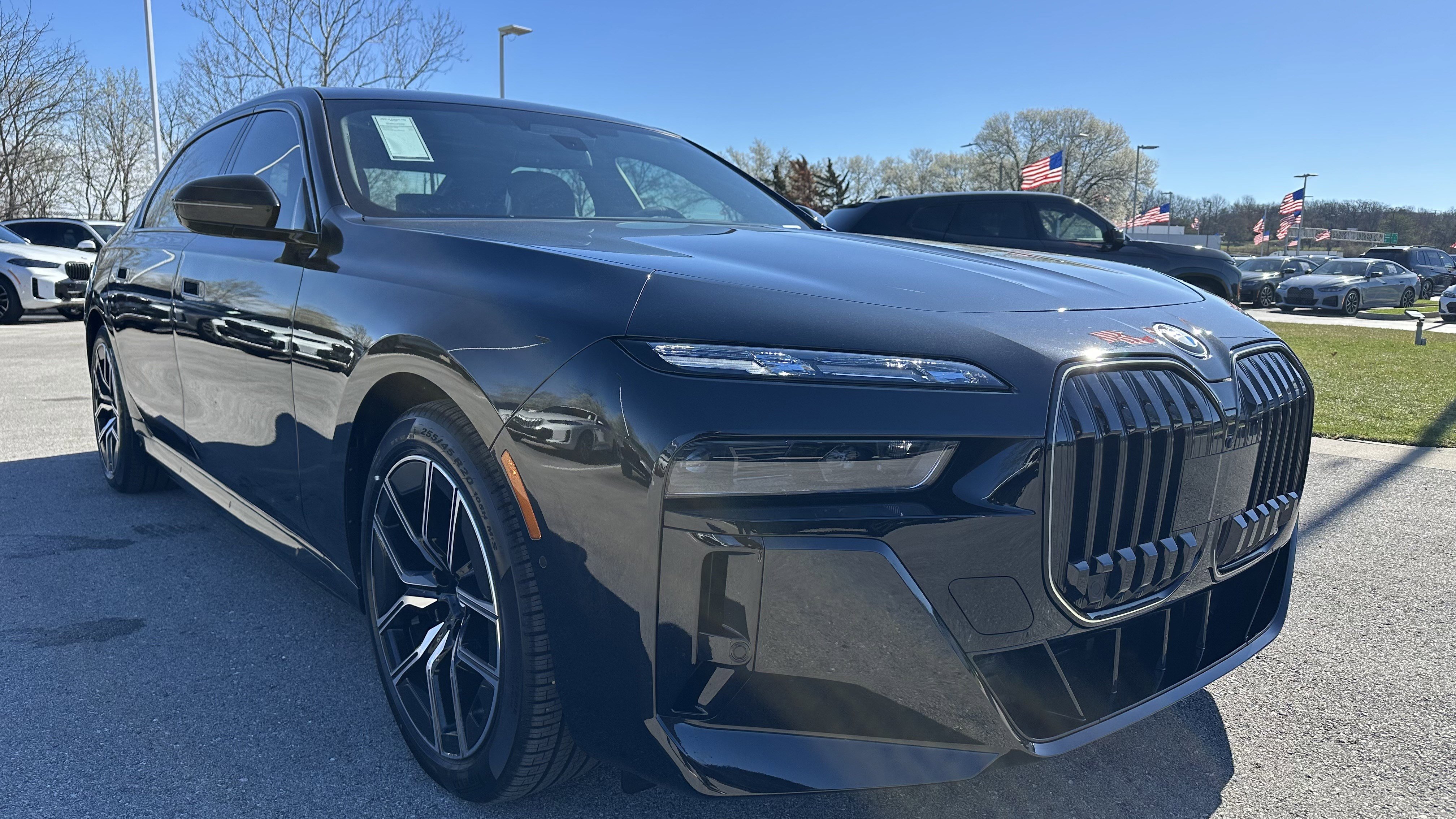 Used 2026 BMW i7 xDrive60 w/ Executive Package AWD/4WD image 2