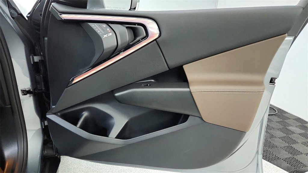 Used 2025 BMW X3 xDrive30i w/ Premium Package image 28