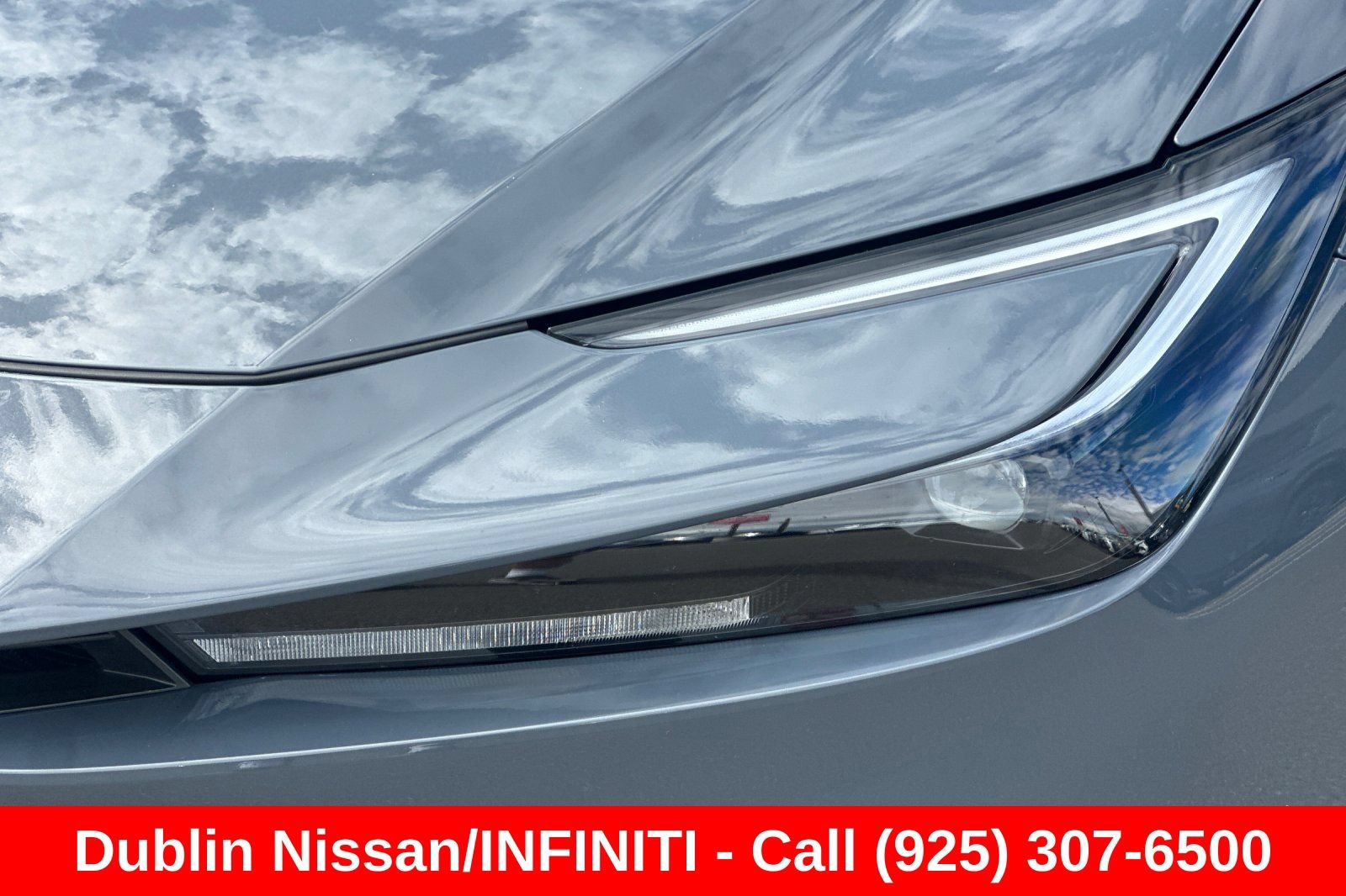 Used 2025 Toyota Prius LE FWD image 50