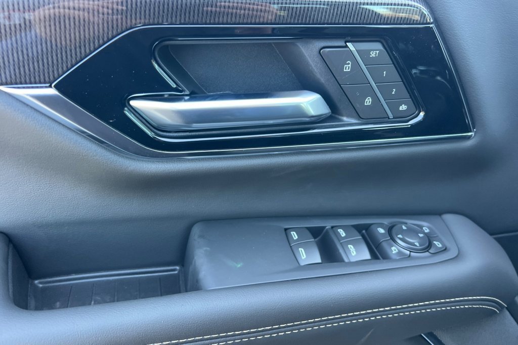 New 2026 GMC Yukon XL Elevation w/ Elevation Premium Package image 8