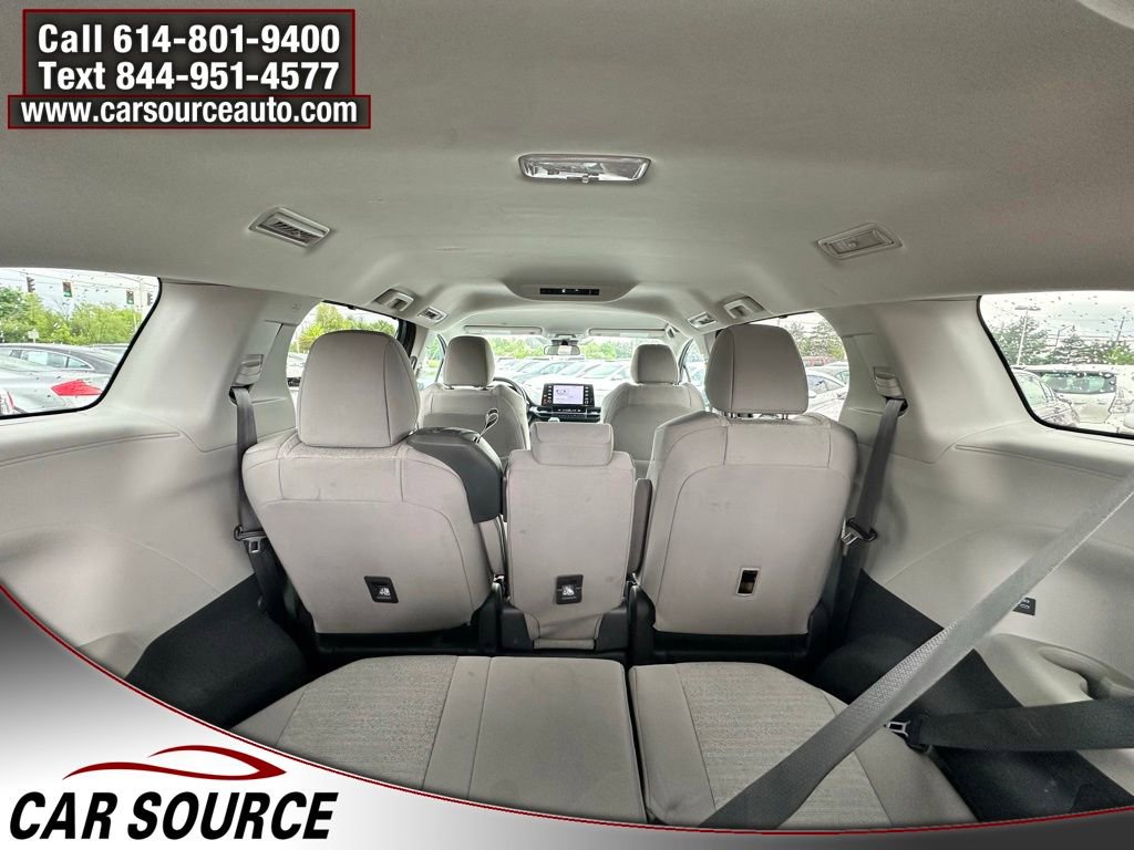 Used 2024 Toyota Sienna LE FWD image 24