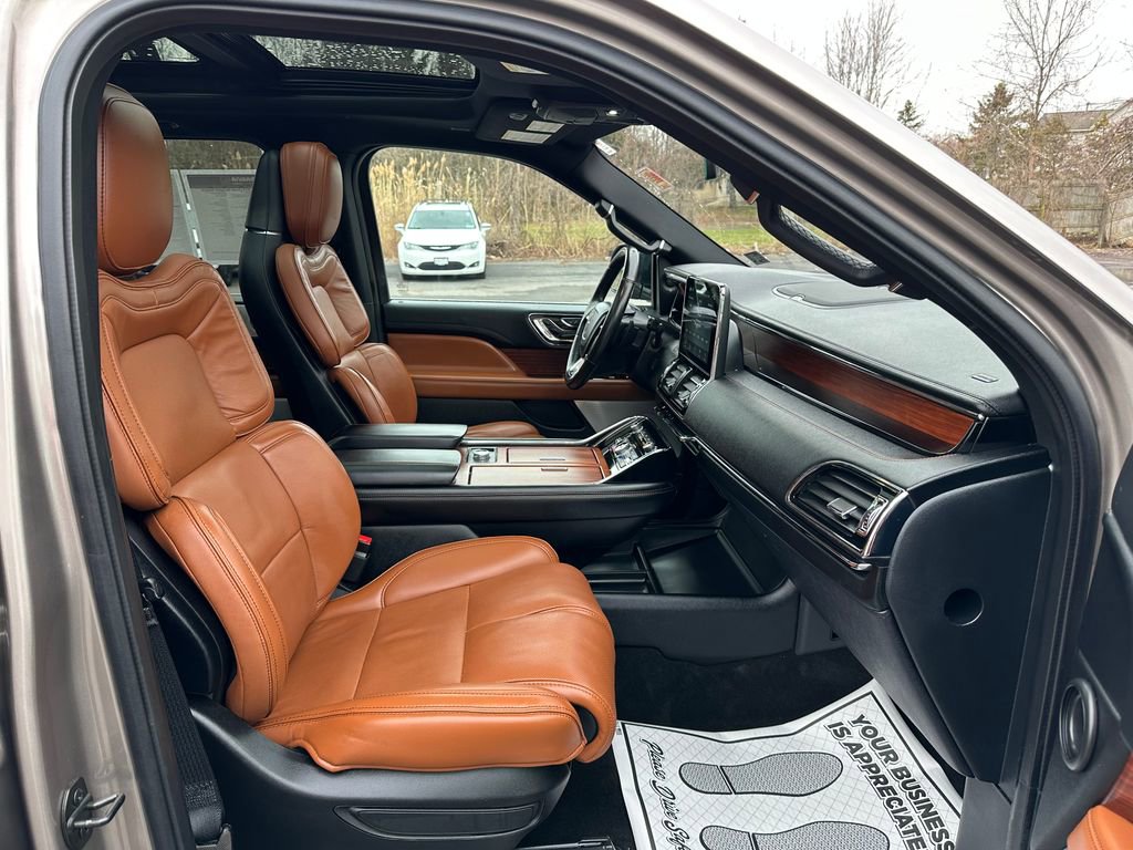 Used 2019 Lincoln Navigator Reserve w/ Cargo Package image 37