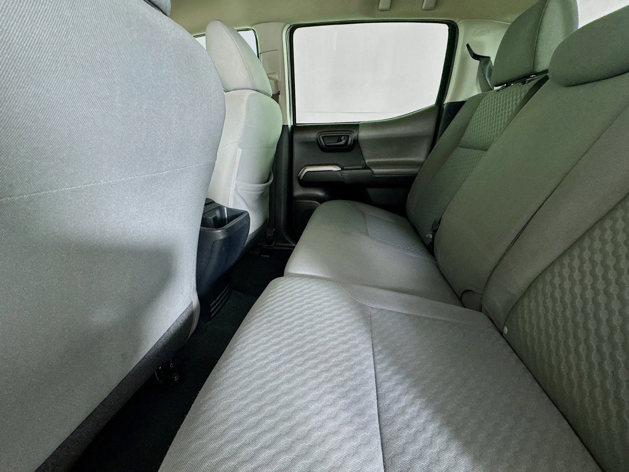 Used 2020 Toyota Tacoma SR5 image 40