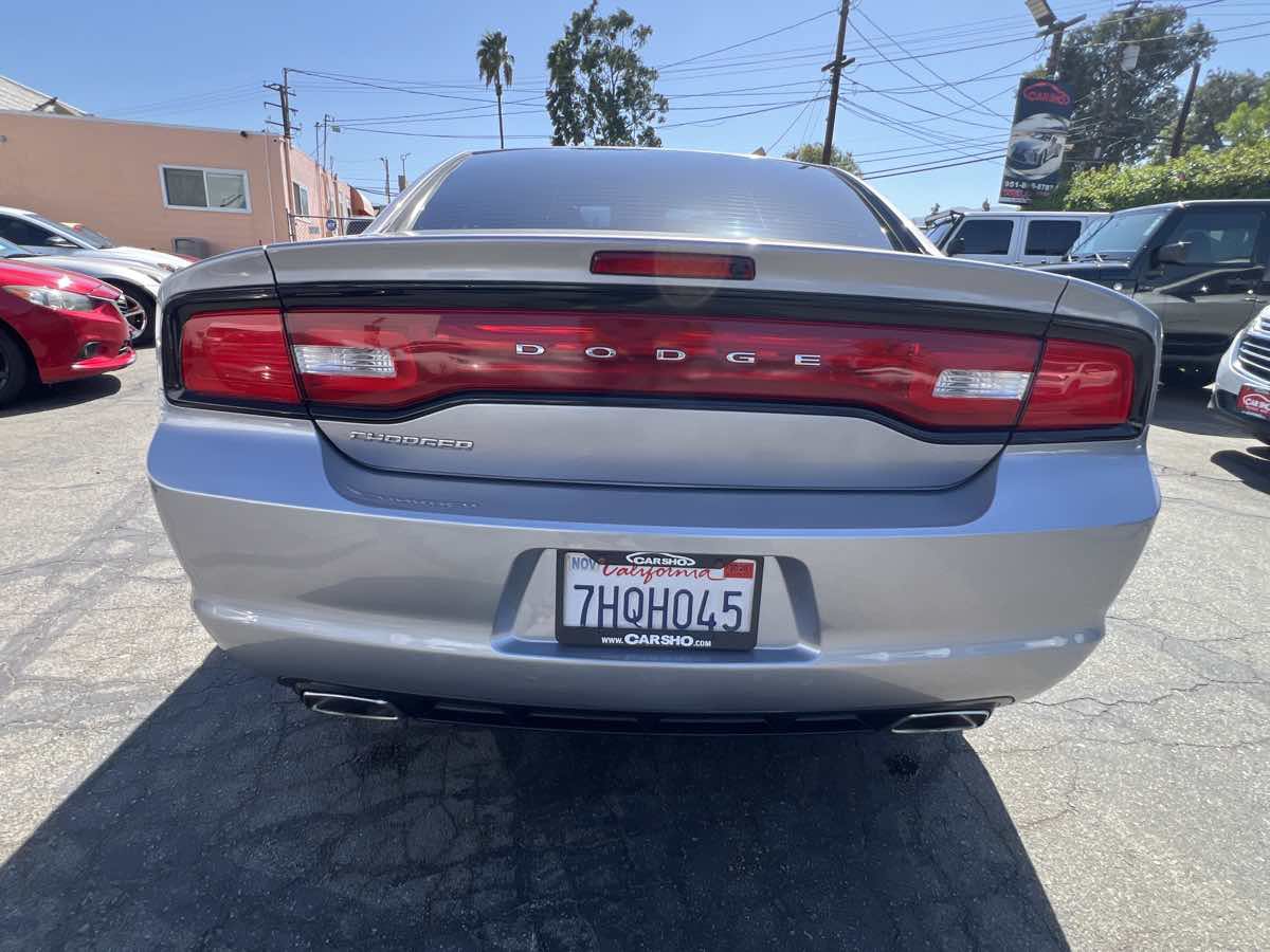 Used 2014 Dodge Charger SE w/ Connectivity Group RWD image 6