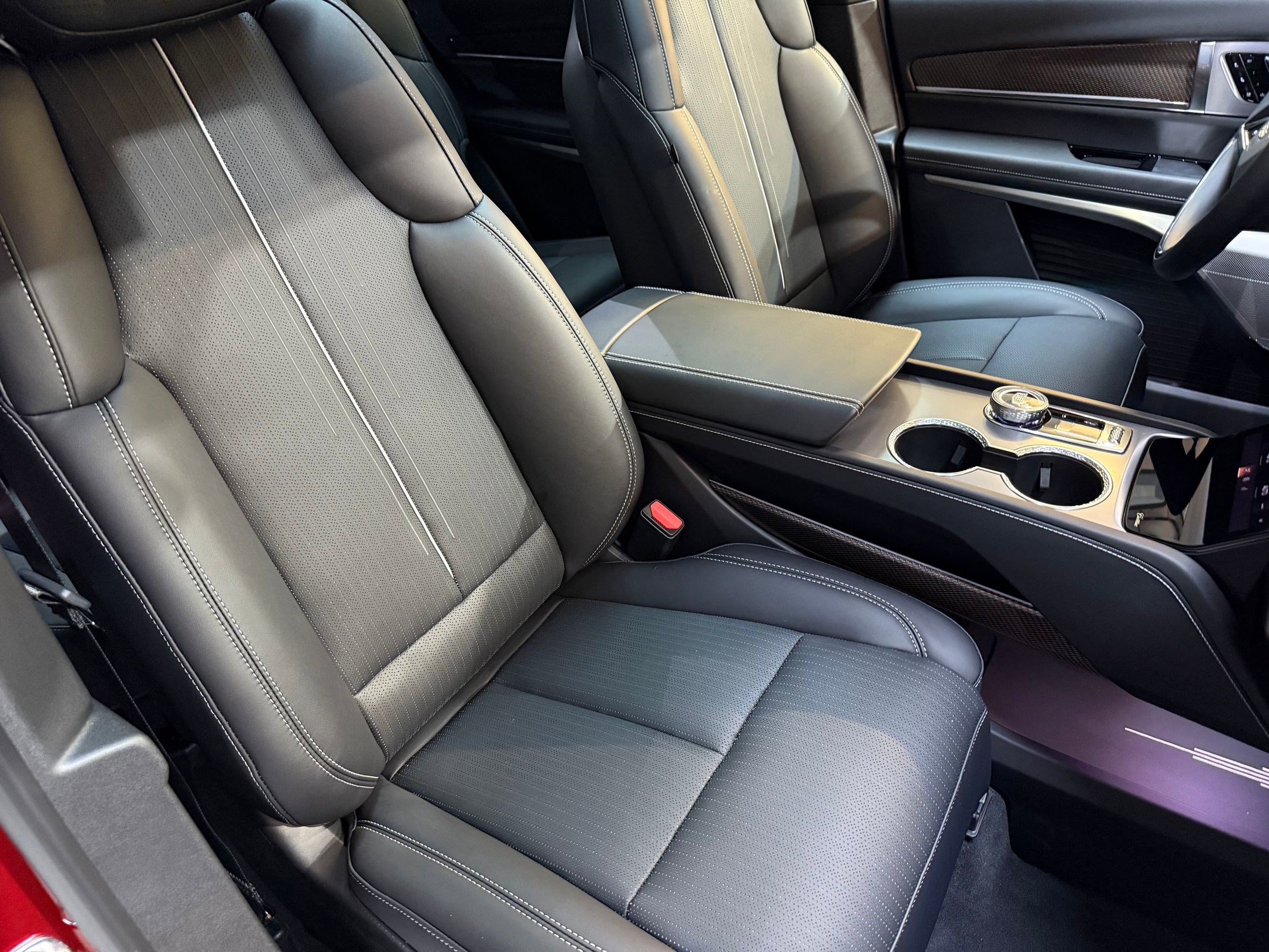 New 2026 Cadillac Vistiq Luxury w/ LPO, Floor Liner Package image 57