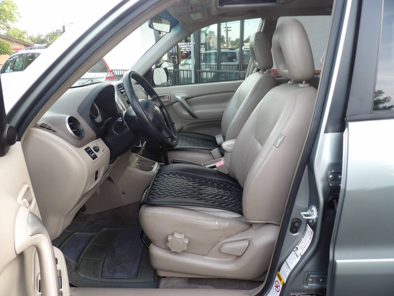 Used 2005 Toyota RAV4 4WD image 8